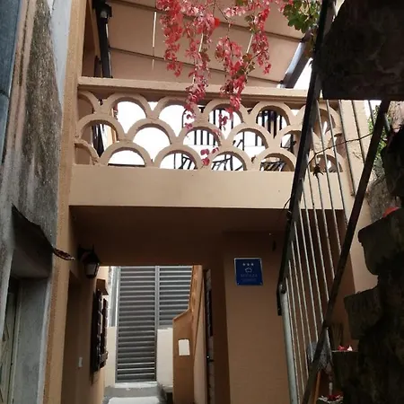 Tradicionalna Dalmatinska Kuca Pietro